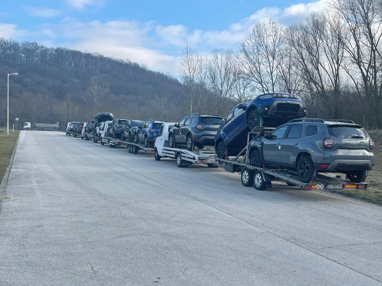 transport auto cu camion specializat